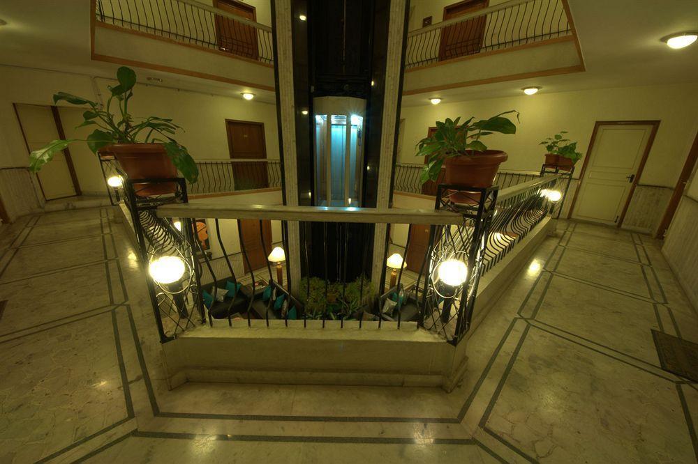Hm Suites & Studios Бангалор Екстериор снимка