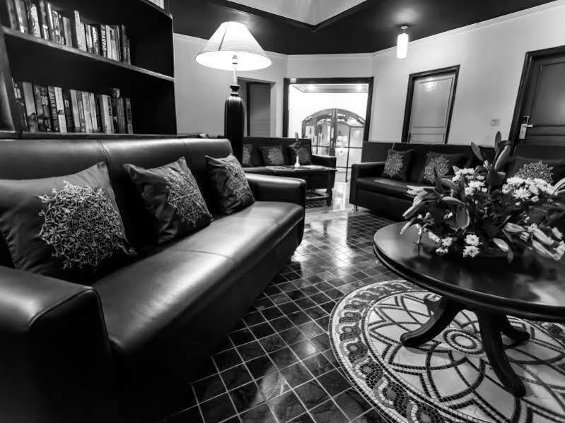 Hm Suites & Studios Бангалор Екстериор снимка